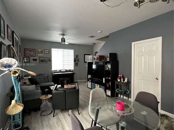 141 NW 2nd Ave 2, Hallandale Beach FL 33009