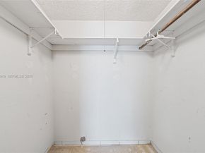 17051 NE 35th Ave 301, North Miami Beach FL 33160