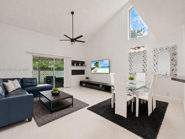15723 Woodgate Pl E, Sunrise FL 33326