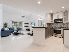 15723 Woodgate Pl E, Sunrise FL 33326