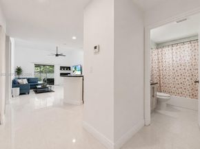 15723 Woodgate Pl E, Sunrise FL 33326