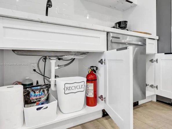 1573 NE 30th Ct, Pompano Beach FL 33064