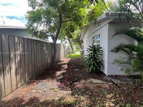 1573 NE 30th Ct, Pompano Beach FL 33064