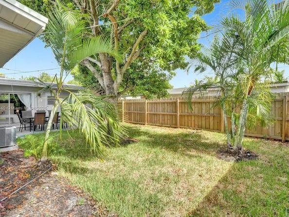 1573 NE 30th Ct, Pompano Beach FL 33064