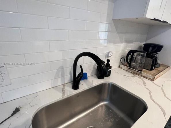 1573 NE 30th Ct, Pompano Beach FL 33064