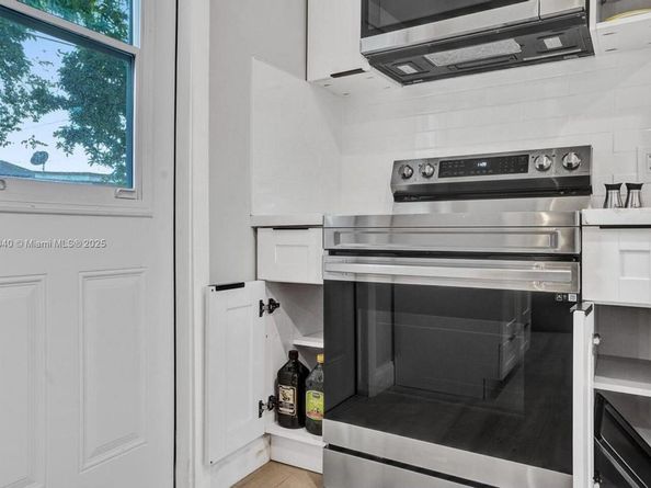 1573 NE 30th Ct, Pompano Beach FL 33064