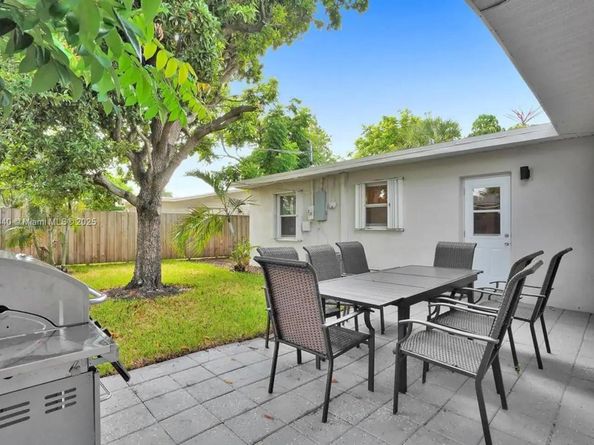 1573 NE 30th Ct, Pompano Beach FL 33064