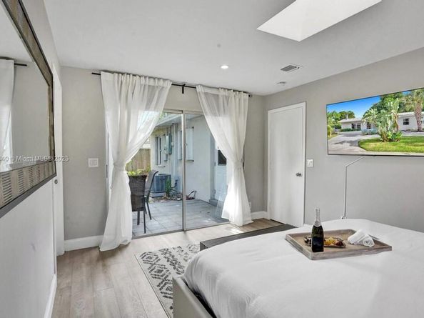 1573 NE 30th Ct, Pompano Beach FL 33064