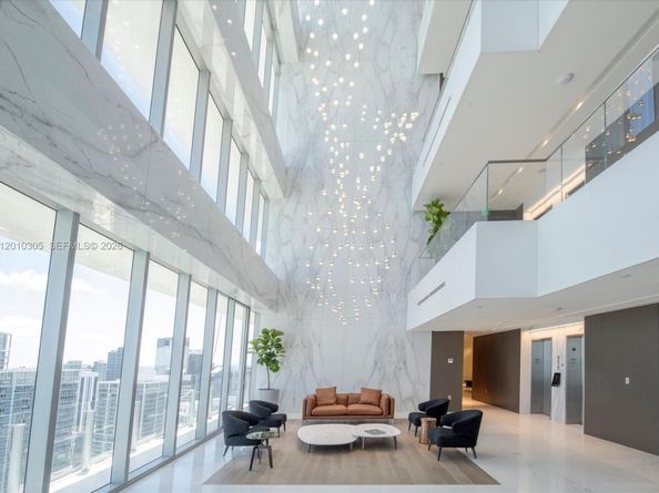 300 Biscayne Boulevard Way 3503C, Miami FL 33131