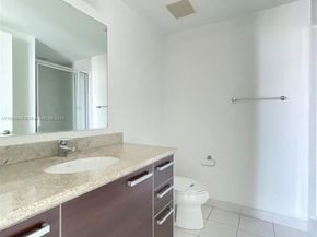 185 SW 7th St 2411, Miami FL 33130