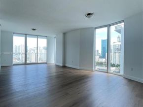 185 SW 7th St 2411, Miami FL 33130