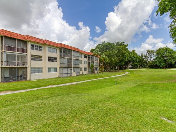 400 S Hollybrook Dr 109, Pembroke Pines FL 33025