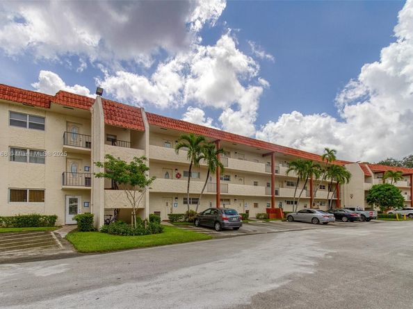 400 S Hollybrook Dr 109, Pembroke Pines FL 33025