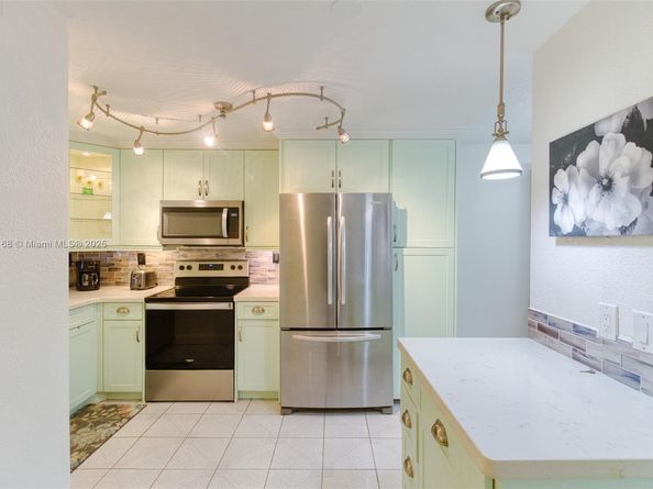 400 S Hollybrook Dr 109, Pembroke Pines FL 33025