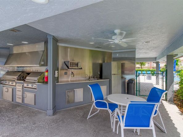 400 S Hollybrook Dr 109, Pembroke Pines FL 33025