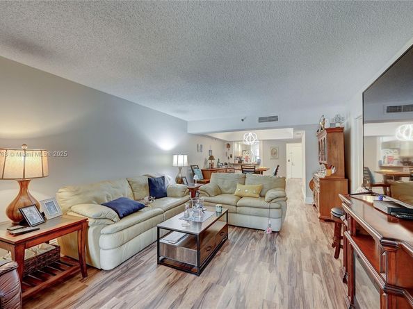 23344 Carolwood Ln 303, Boca Raton FL 33428