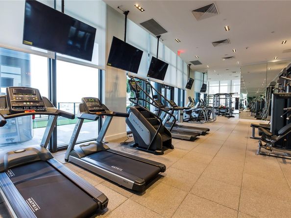1600 NE 1st Ave 1917, Miami FL 33132