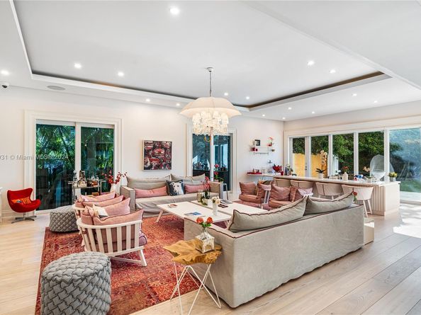 6320 Allison Rd, Miami Beach FL 33141