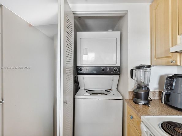 102 SW 6th Ave 605, Miami FL 33130