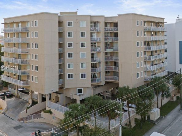 102 SW 6th Ave 605, Miami FL 33130