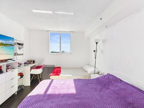 102 SW 6th Ave 605, Miami FL 33130