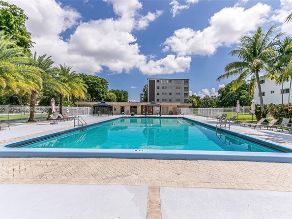 1000 Hillcrest Ct 308, Hollywood FL 33021