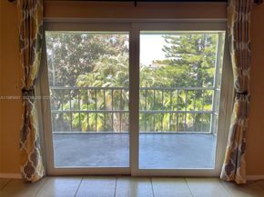 1000 Hillcrest Ct 308, Hollywood FL 33021