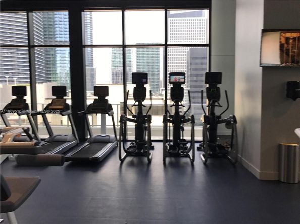 1010 Brickell Ave 2110, Miami FL 33131