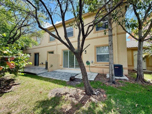 884 NW 170th Ter, Pembroke Pines FL 33028