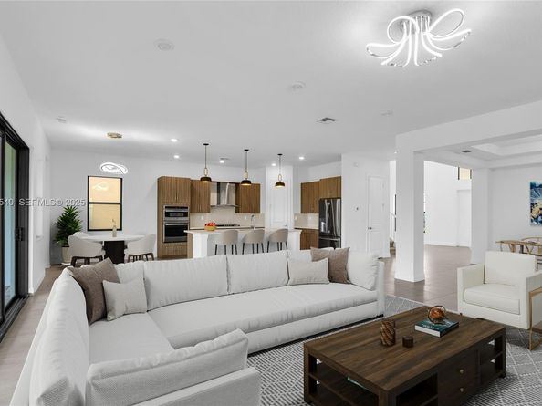 12535 N Parkland Bay Trl, Parkland FL 33076