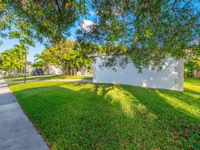 7517 Cutlass Ave, North Bay Village FL 33141