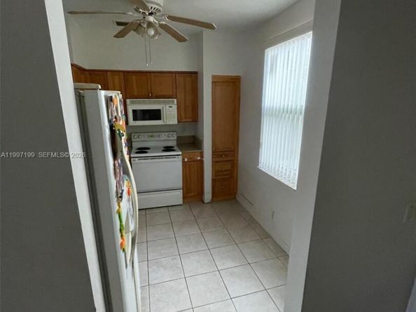 870 NE 212th Ter 3, Miami FL 33179