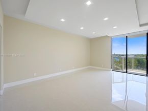 20281 E Country Club Dr 304, Aventura FL 33180