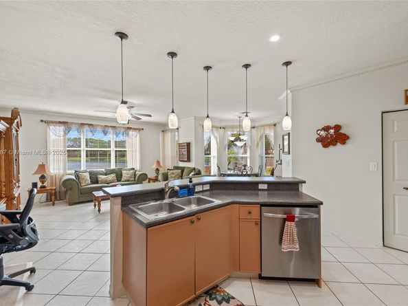 16230 SW 21st St, Miramar FL 33027