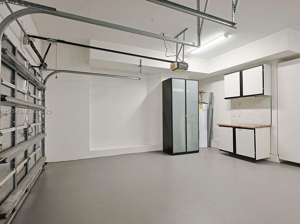 6853 NW 113th Pl, Doral FL 33178