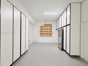 6853 NW 113th Pl, Doral FL 33178