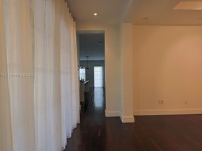 6853 NW 113th Pl, Doral FL 33178