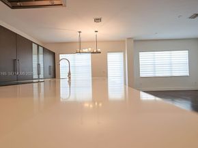 6853 NW 113th Pl, Doral FL 33178