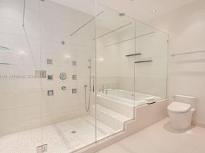 6853 NW 113th Pl, Doral FL 33178