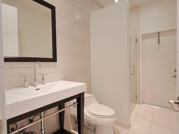 6853 NW 113th Pl, Doral FL 33178