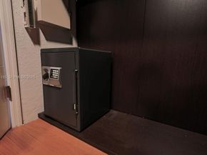 6853 NW 113th Pl, Doral FL 33178