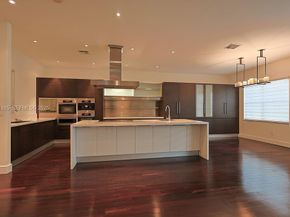 6853 NW 113th Pl, Doral FL 33178