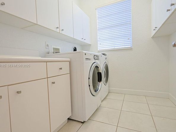 6853 NW 113th Pl, Doral FL 33178