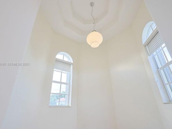 6853 NW 113th Pl, Doral FL 33178