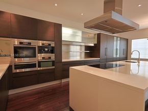 6853 NW 113th Pl, Doral FL 33178