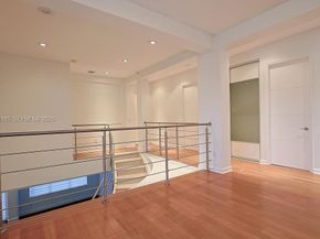 6853 NW 113th Pl, Doral FL 33178