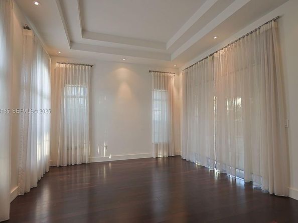 6853 NW 113th Pl, Doral FL 33178