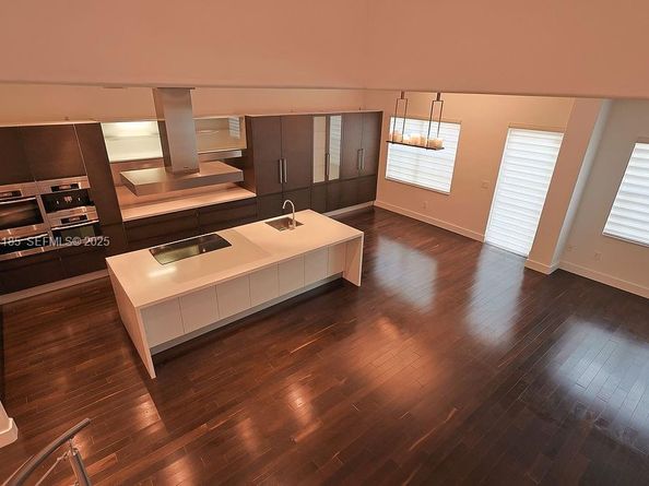 6853 NW 113th Pl, Doral FL 33178