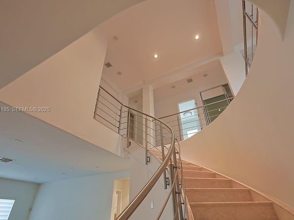 6853 NW 113th Pl, Doral FL 33178