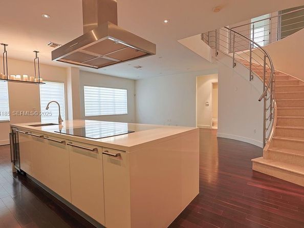 6853 NW 113th Pl, Doral FL 33178